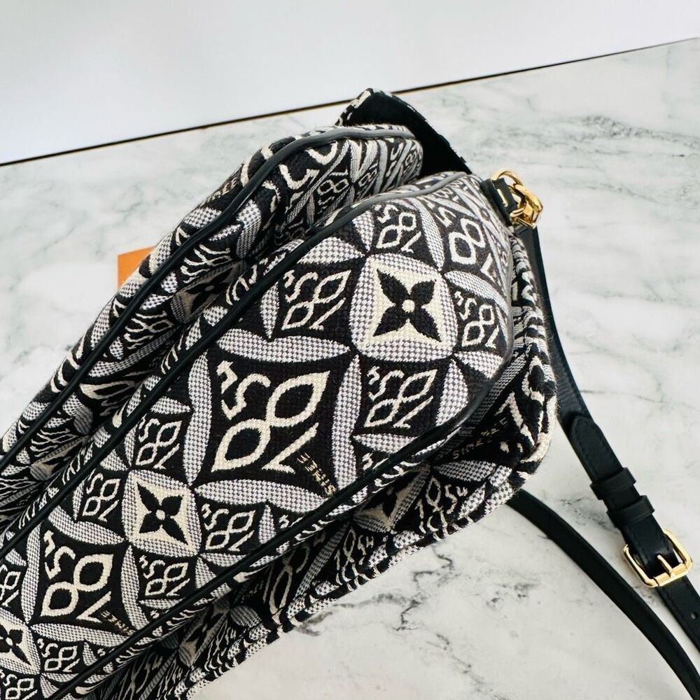 Louis Vuitton Black and White Monogram Crossbody Bag - Picture 14 of 14